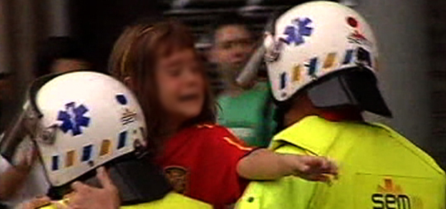 Separatistas catalanes agredieron a una niñ por llevar la camiseta de España el 12 de octubre del 2012.