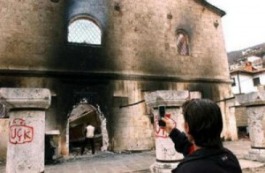 Las iglesias ortodoxas serbias en Kosovo han sido destruidas por los terroristas albaneses