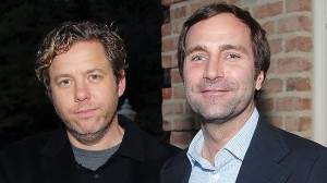 James Costos, a la derecha, con su pareja, Michael Smith