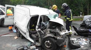 Accidente ocurrido en la A-64. Los suicidios duplicaron en 2012 la cifra de muertos en carretera en Asturias.