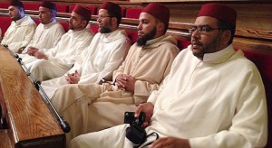 Imanes en el Parlamento de Cataluña, sentados en los escaños