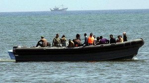 Inmigrantes a bordo de una patera. 