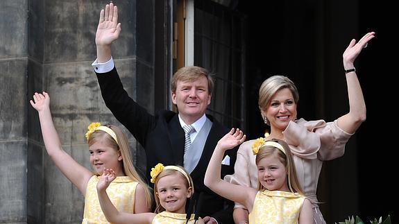 Los Reyes de Holanda y sus hijas.