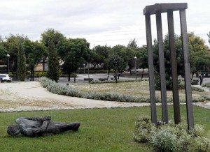 La estatua de Jordi Pujol, por los suelos 