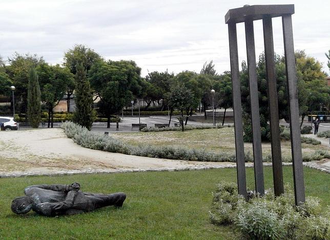 La estatua de Jordi Pujol, por los suelos