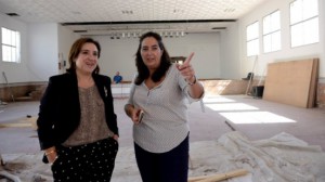 María José Sánchez, alcaldesa de Albuñol, a la derecha