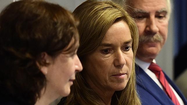 La ministra de Sanidad, Ana Mato durante la rueda de prensa de urgencia convocada ayer tarde por el primer caso confirmado de ébola en España