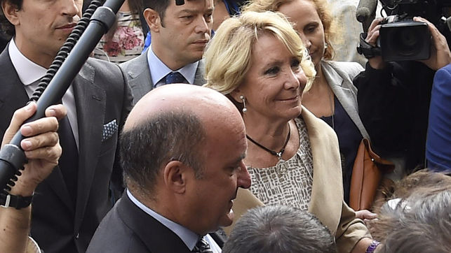 Esperanza Aguirre junto a Beltrán Gutiérrez, exgerente del PP madrileño