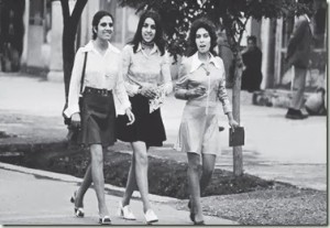 Mujeres afganas paseando por Kabul en 1972.