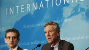 El economista jefe del Fondo Monetario Internacional (FMI), Olivier Blanchard, durante la rueda de prensa celebrada para presentar el informe de Perspectivas Económicas Globales, en Pekín (China)