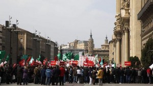 Concentración sindical en la zaragozana Plaza del Pilar