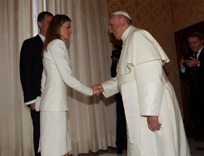 La reina Letizia, en su visita oficial al Papa Francisco