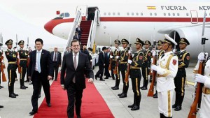 Rajoy, tras bajarse de su avión oficial, un Airbus A310.
