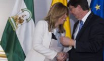 La presidenta de la Junta de Andalucía en funciones, Susana Díaz, y el líder de Ciudadanos, Juan Marín.