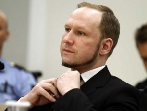 Breivik, según han explicado las autoridades penitenciarias noruegas, tiene derecho a solicitar libros, pero no tiene acceso a internet. 
