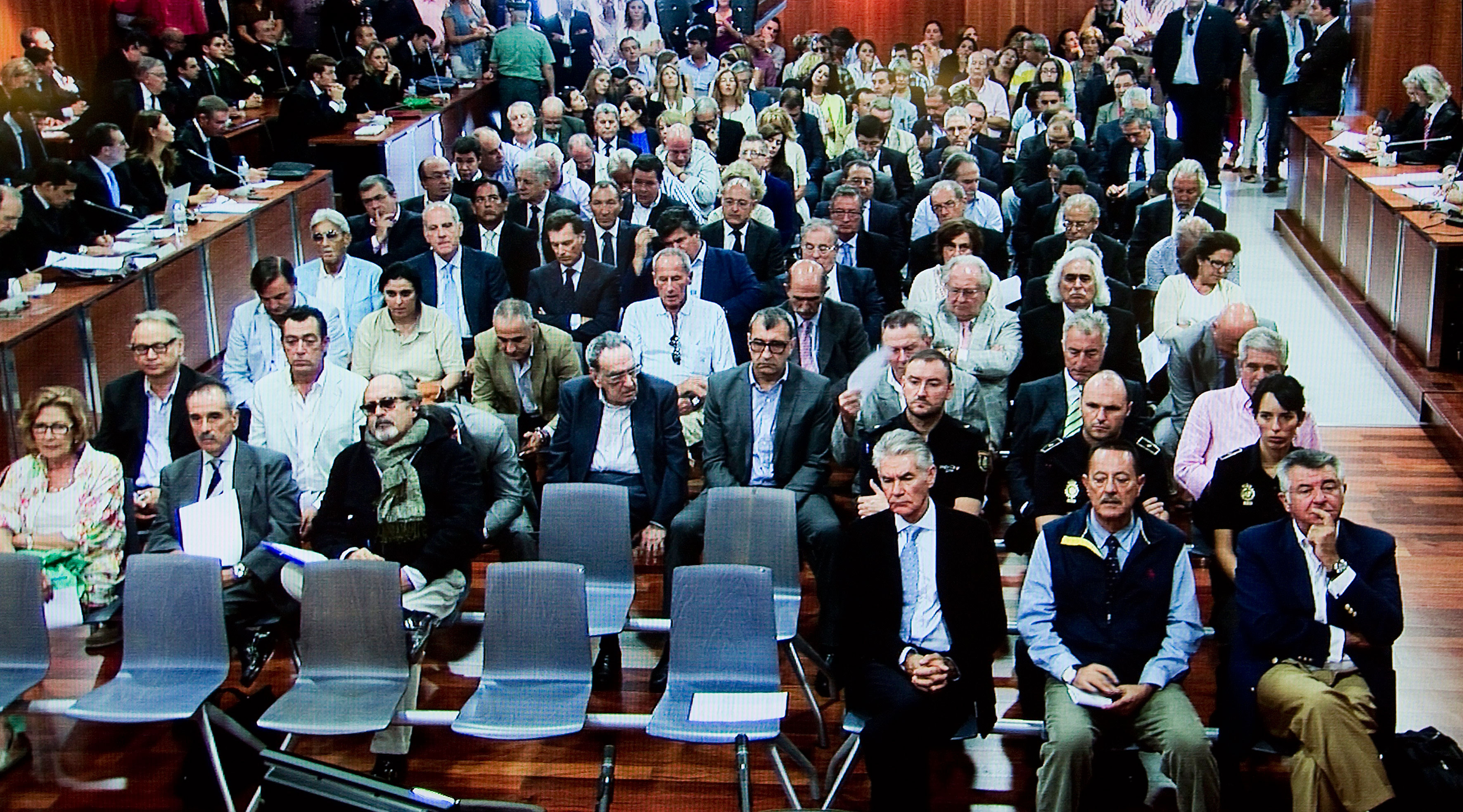 Julián Muñoz y Juan Antonio Roca, en la sala de la Audiencia Provincial de Málaga