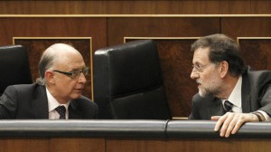 El ministro Cristóbal Montoro junto al presidente de Gobierno, Mariano Rajoy