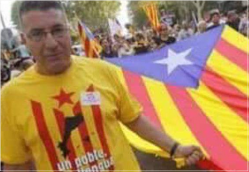 Joan Ribó, alcalde de Valencia, en una concentración pidiendo la independencia de Cataluña.