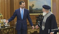 El rey Felipe VI saluda al rabino sefardí Shlomo Moshe Amar, durante una reciente visita a España.
