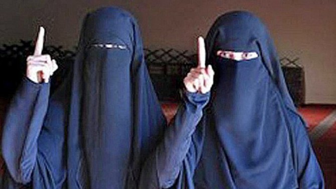 Las jóvenes austríacas viajaron a Siria en abril de 2014