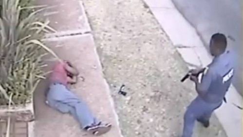 Policías sudafricanos ejecutan al ladrón herido
