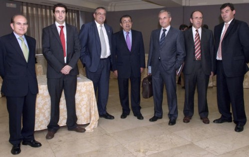 Felipe Espinosa,a la derecha, en un acto organizado por la Generalitat Valenciana y la Fundación Gas Natural.