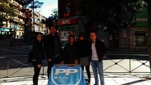 El grupo del PP de Vallecas que fue insultado