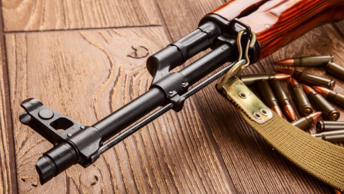 Los terroristas de ISIS que atacaron París usaron fusiles kalashnikov