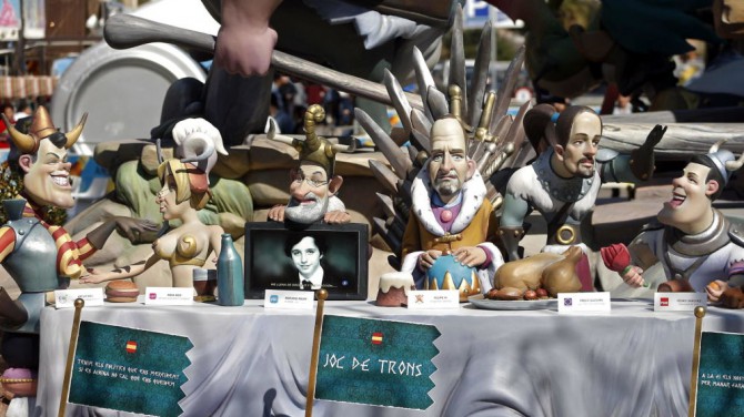 Ninots de las fallas de Valencia con Felipe VI, Mariano Rajoy, Pablo Iglesias, Pedro Sánchez, Artur Mas y Alberto Garzón. 