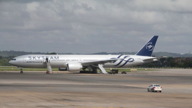 El avión de Air France debió realizar un aterrizaje de emergencia en Kenia