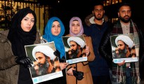 Manifestantes protestan en contra de la ejecución del clérigo chiita Nimr al-Nimr