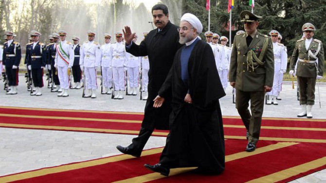 Nicolás Maduro con su colega iraní Hasan Rohani