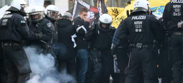 La Policía alemana intenta disolver una marcha convocada por Pegida contra los sucesos de Nochevieja.