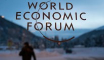El logotipo del Foro Económico Mundial en Davos, Suiza, el 18 de enero de 2016