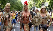 Transexuales en el día del orgullo gay en Madrid