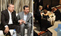 No mucho antes de que estallara la guerra en Siria, Bashar al Asad era saludado como un reformista a invitado a Occidente en visitas de Estado de alto nivel. Arriba, Bashar Asad se relaja con el entonces primer ministro (hoy presidente) turco Recep Tayyip Erdogan (izquierda) y con el entonces senador John Kerry (derecha).