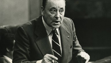 Blas Piñar, en el Congreso de los diputados, un día antes del 23-F