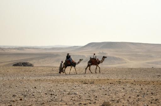 Los turistas evitan las pirámides de Egipto
