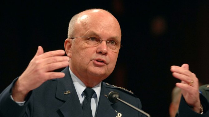 El ex director de la CIA, Michael Hayden.