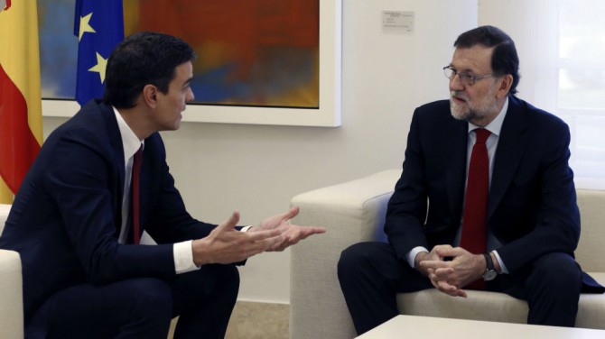 Mariano Rajoy y Pedro Sánchez, en Moncloa, en diciembre.