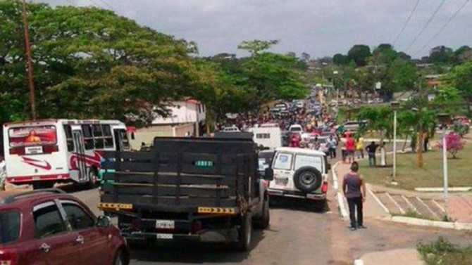 Bloqueos en las carreteras reclaman justicia para los mineros desparecidos