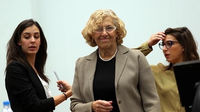 Rita Maestre, portavoz de Ahora Madrid, y Manuela Carmena, alcaldesa de Madrid,