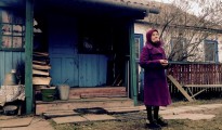 A sus 87 años, María Shovkuta vive sola en su casa cercana a la central de Chernóbil.