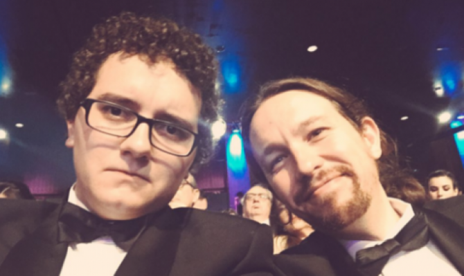 Facu Díaz, junto a Pablo Iglesias, en la gala de los Goya