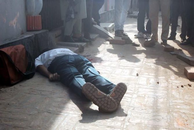Imagen del profesor universitario bangladesí que murió hoy después de que dos hombres le atacaran con "armas punzantes". 
