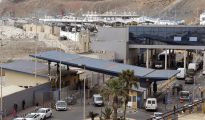 Vista de la frontera del Tarajal, que separa Ceuta de Marruecos.