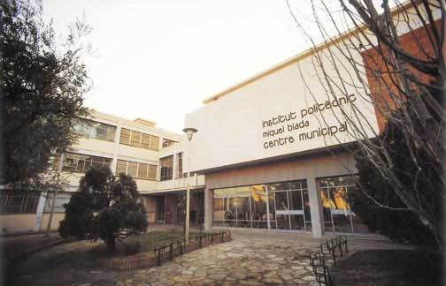 Imagen del instituto en cuyas inmediaciones se produjo la violación de la menor (Foto: revistadelmaresme.com)