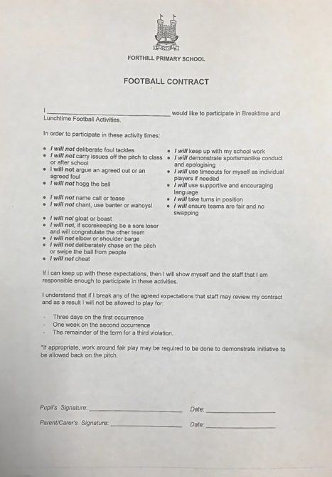 Este es el documento que deben firmar los niños que quieran jugar al fútbol en el recreo en el colegio Forthill.