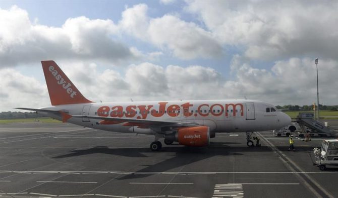 Un avión de la aerolínea de bajo coste Easyjet.