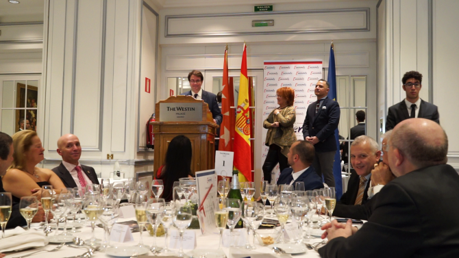 Imagen del acto de entrega de premios a la Excelencia Profesional. Pese a ser premiado, Armando Robles renunció al galardón.